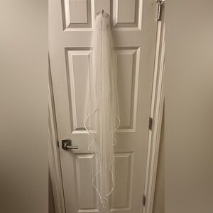 Never Used Toni Federici Bridal Veil